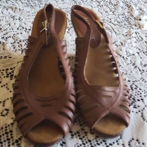 Aerosols Open toe Shoes.